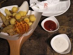 -HIGH FIVE哈福手工汉堡(桂林路店)