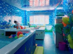 -开心岛婴儿游泳母婴用品店