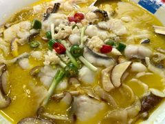 -蜜桃餐厅·伴山(湖滨商业街店)