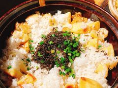 -帅巴人舅母子腊蹄民俗村