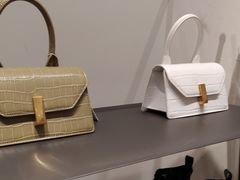 -URBAN REVIVO(西安Momopark店)
