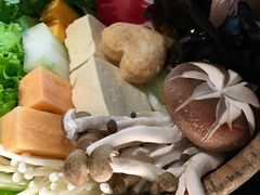 -湊湊火锅·茶憩(新中关购物中心店)