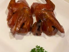 脆皮乳鸽-利苑酒家(合景国际金融广场店)