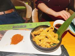 -洪氏嗨捞·广东猪肚鸡·椰子鸡火锅(西咸万象城店)