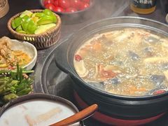 乌鸡菌汤锅-芸鲜季·云南野生菌餐厅· 云南风物味研社(闵行店)