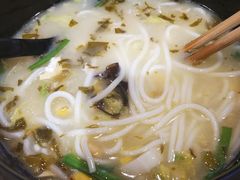 -花馬肆.云南过桥米线(汉神购物广场现场熬汤店)