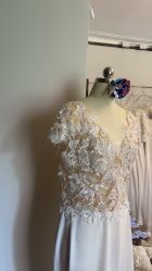 -Flora婚纱礼服定制租赁店