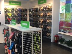 -CROCS卡洛驰(首创奥特莱斯店)