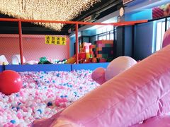 -潮尚蹦蹦床主题公园(韦曲店)