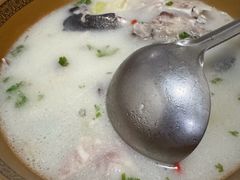 -美顺香食府鱼头老店(雪野湖店)
