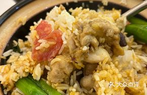 Lap Cheong Mushroom Chicken Claypot Rice