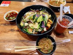 -万记麻辣烫国展总店