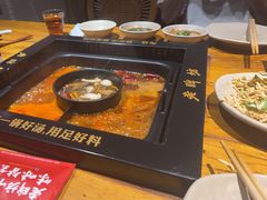 -老牌坊云南鱼豆花火锅(爱建店)