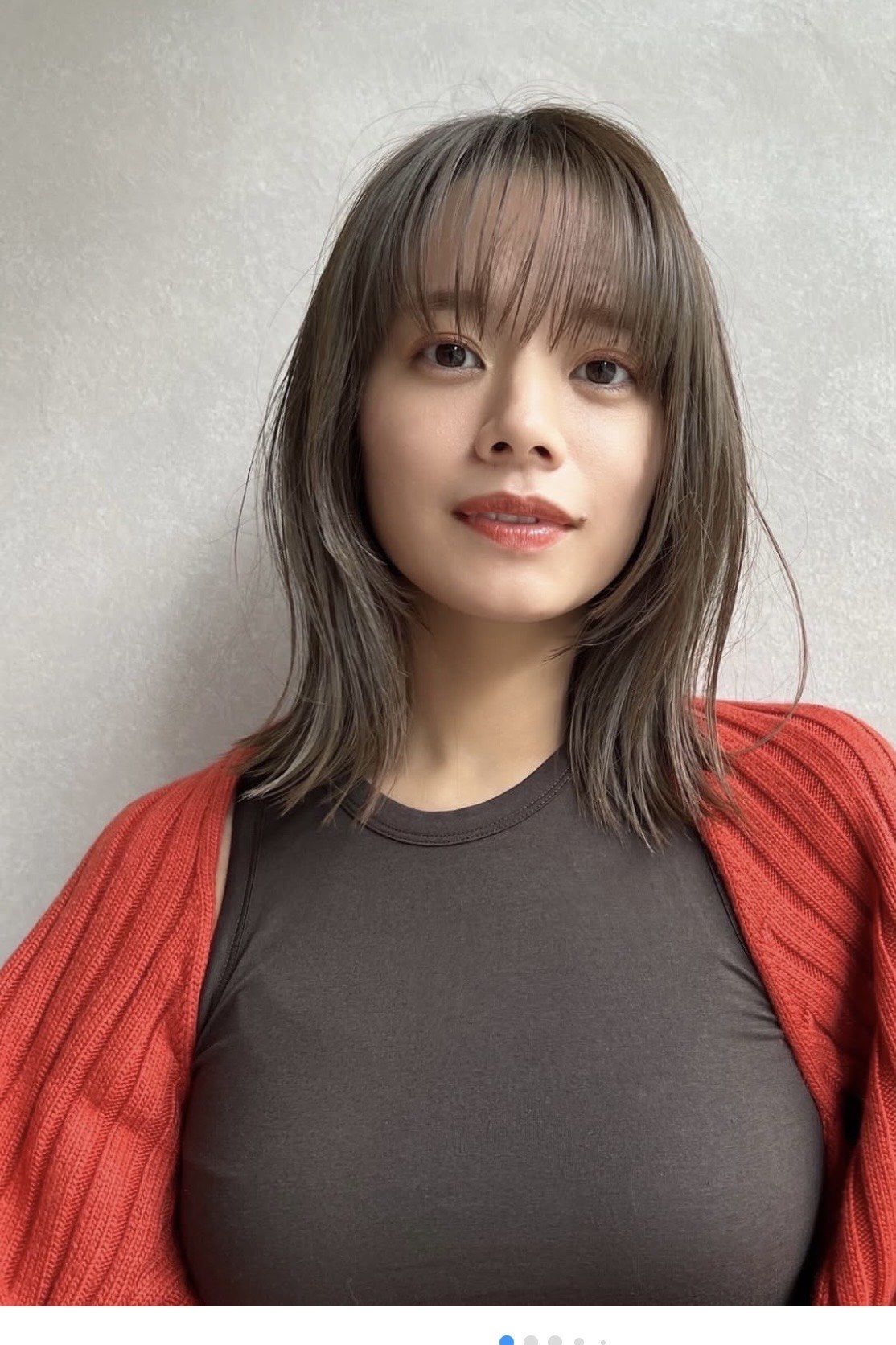 齐刘海直发的简约风