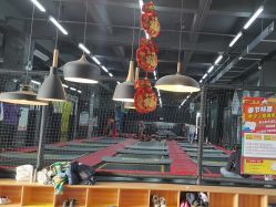 -零重力蹦床空间·滑梯·海洋球·团建(奥特莱斯店)