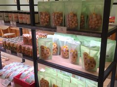 面包甜点陈列柜-仟吉(虎泉店)