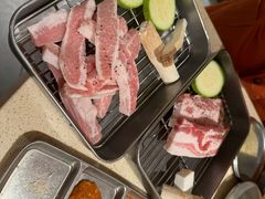 -蚂蚁洞·烤肉大营地(上海静安大悦城店)