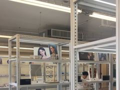 -无奔眼镜·蔡司·依视路授权店(朝阳大悦城店)