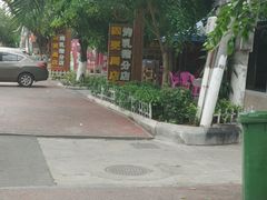 -黄记四更烤乳猪店