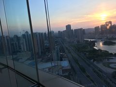 -荣誉国际酒店-云顶旋转餐厅