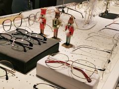 -宏宇眼镜蔡司依视路折扣店(兆佳眼镜城店)