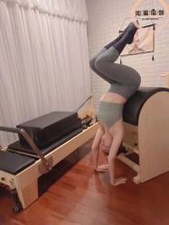 -闺蜜瑜伽·普拉提女性塑形馆