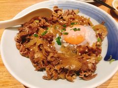 洋葱烧牛肉饭-初居食屋日式料理(万象城购物中心店)