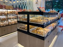 面包甜点陈列柜-皇后饼店(财富广场店)