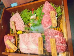 -山川小町·极番烧肉(新地假日广场店)