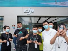 -DJI大疆(深圳华强北曼哈授权体验店)