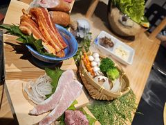 -山川小町·极番烧肉(新地假日广场店)