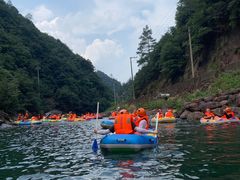 -安吉龙王山峡谷漂流