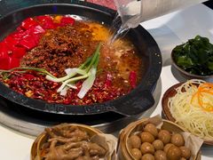 -卤校长老火锅(杨家坪直营店)