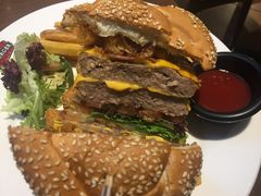 经典双层牛肉堡-拉亚汉堡经典餐厅(商城路店)