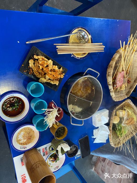 马路边边老成都串串香(星耀城店)黄金酥肉图片