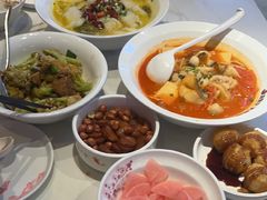 -渝是乎酸菜鱼·川渝小炒(新世界百货望京店)