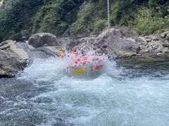 -安吉龙王山峡谷漂流