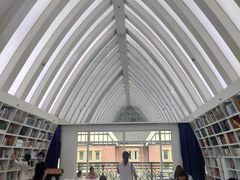 -钟书阁(松江泰晤士小镇店)