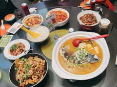 -川流不息·地道川菜·小龙虾(松东路店)