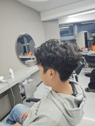 -宫铭烫发染发接发店