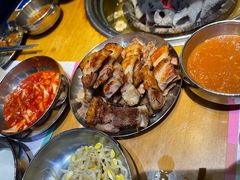 -老炉家木炭烤肉(长江国际店)