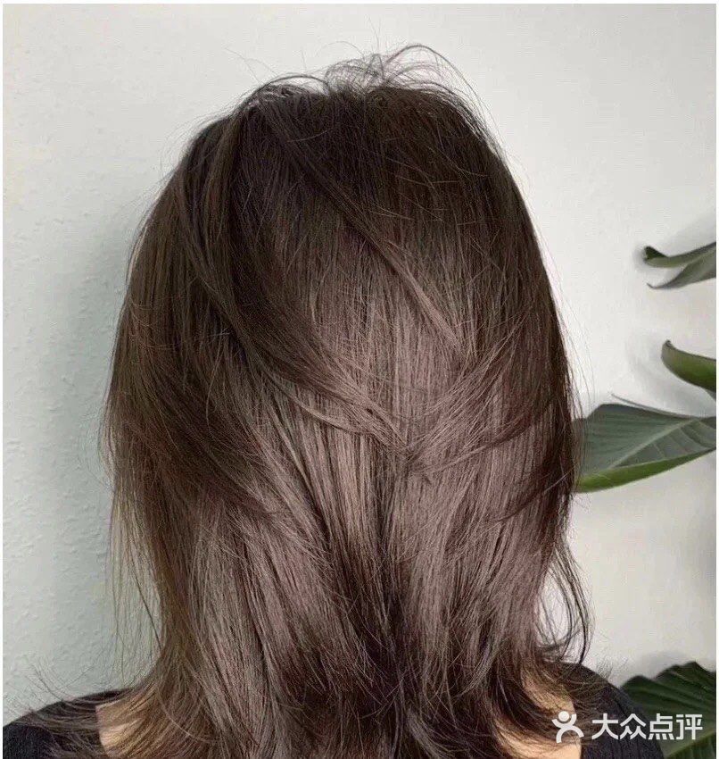 中长锁骨发，女生千万不能错过的减龄发型