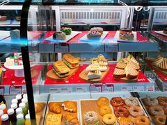 面包甜点陈列柜-Tims天好咖啡(河西万象城店)