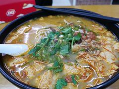 -龙香记桂林米粉(东扬威街11号楼店)