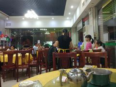 大堂-正宗鸡饭粤香酒家(朱村店)