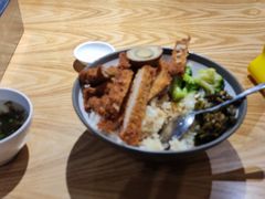 -弄堂咪道-饭香·面香·馄饨香(钦州北路田尚坊店)
