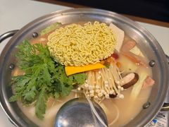 部队火锅-富乐满韩国正宗炸鸡韩国料理(虹泉路店)