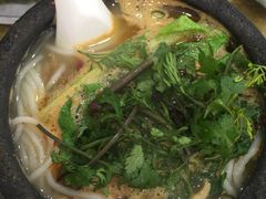 三鲜米线-丽华叶儿粑总汇