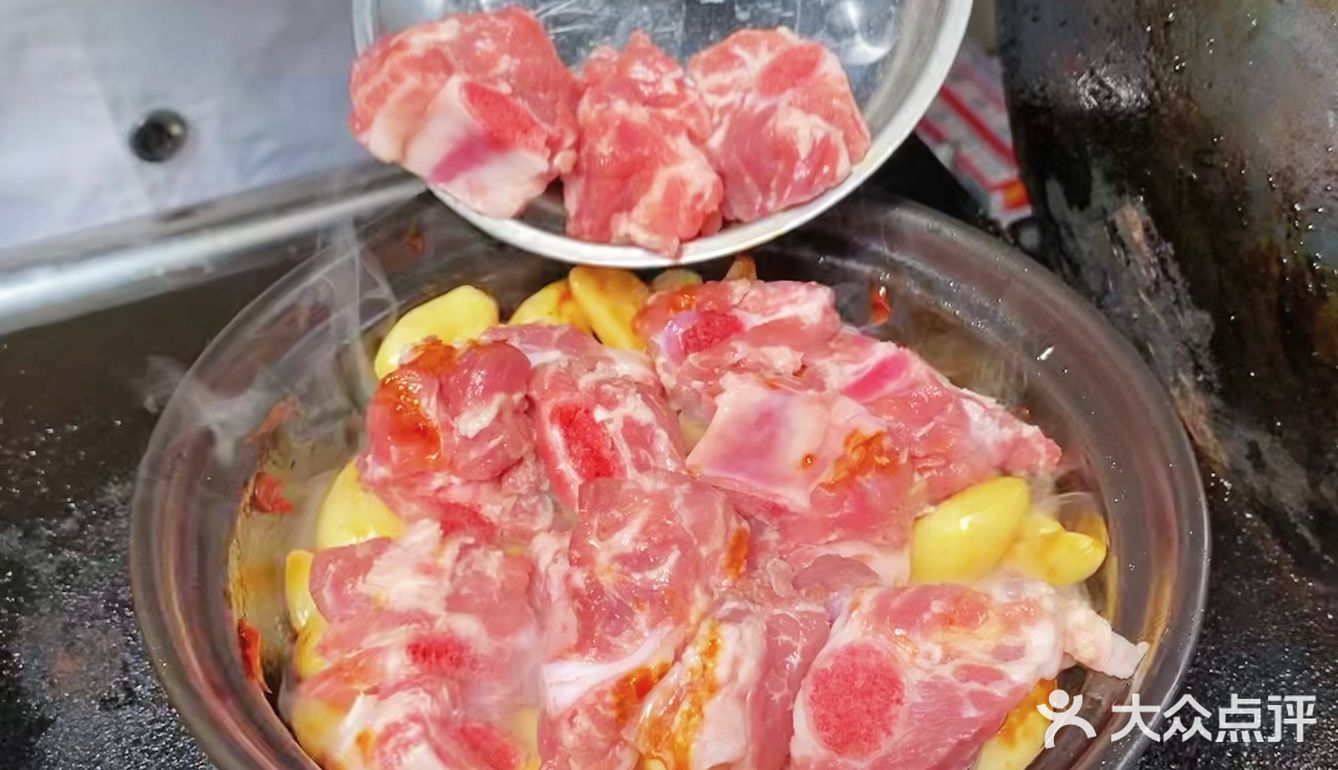 猪煲煲·炫饭嘎嘎香🥩🧃