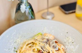 Creamy Shrimp and Asparagus Pasta